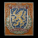 Metalen plaquette 5 mei 1945 Je Maintiendrai