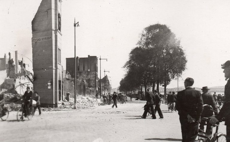 Na het bombardement Rotterdam